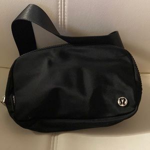 Lululemon Everywhere Belt Bag